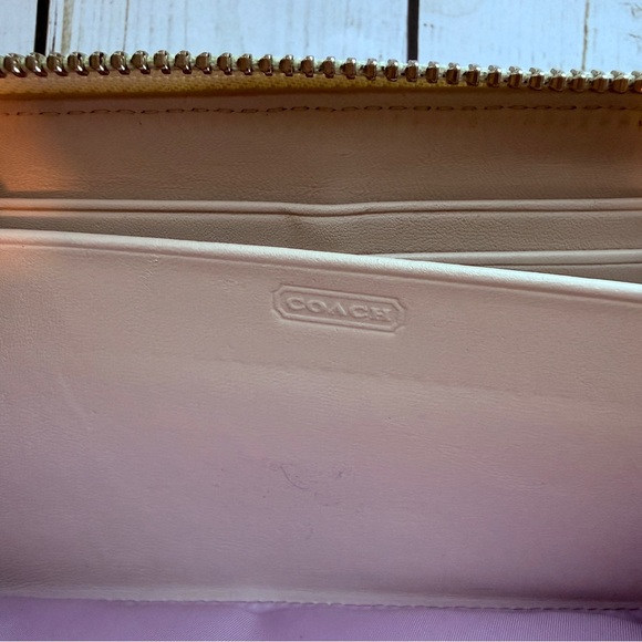 COACH | Soho Optic Linen Wallet - Picture 16 of 16